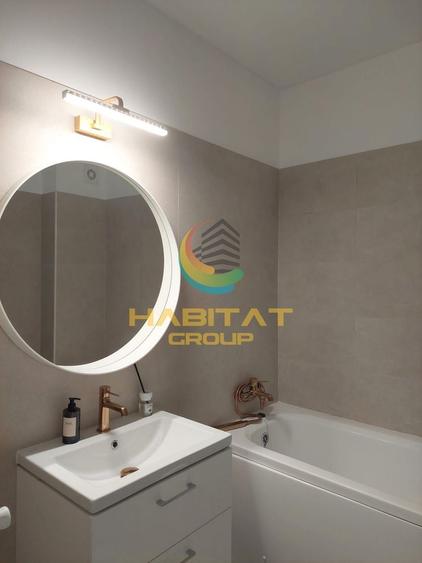 Apartament cu 3 camere semidecomandat în Nord-Est