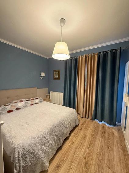 Apartament cu 3 camere semidecomandat în Florești