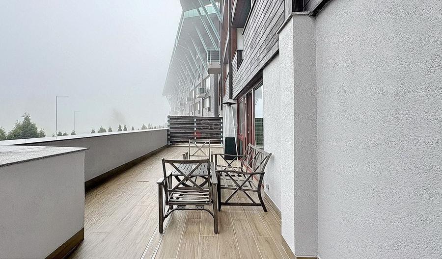 Apartament cu 4 camere decomandat, mobilat în Poiana Brașov