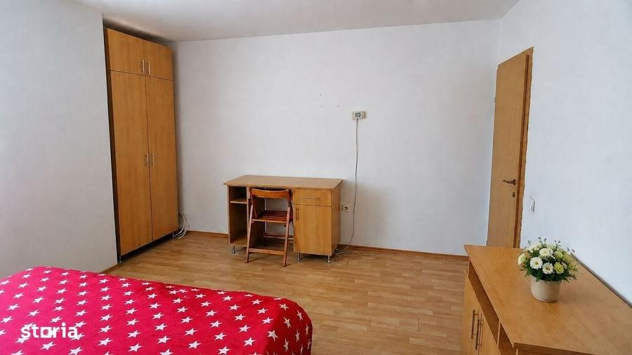 Garsonieră decomandată în Iris