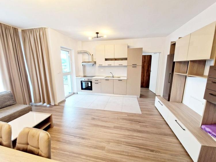 Apartament cu 3 camere semidecomandat, mobilat în Florești