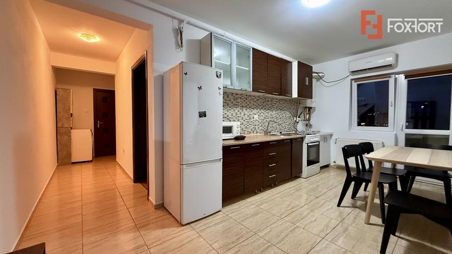 Apartament cu 3 camere, mobilat în Lipovei