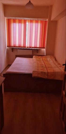 Apartament cu 4 camere decomandat în Micro 5