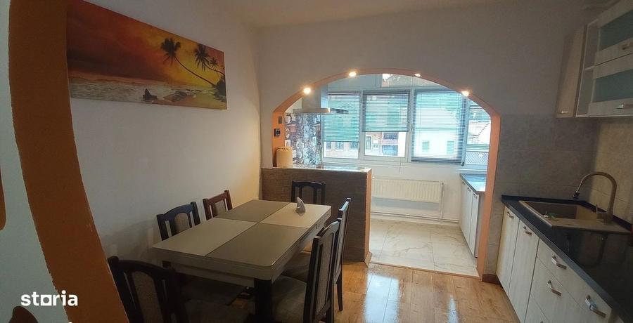 Apartament cu 3 camere în Mureșeni
