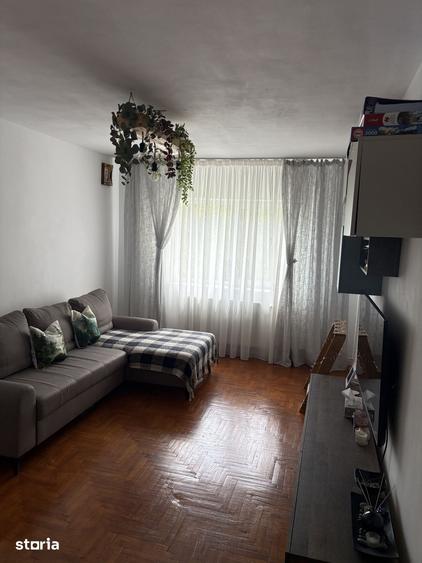 Apartament cu 3 camere decomandat în Valea Cetății