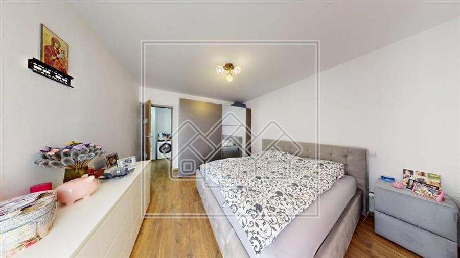 Apartament cu 3 camere decomandat în Șelimbăr