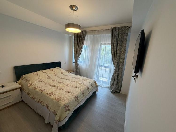 Apartament cu 3 camere semidecomandat, mobilat în Calea Severinului