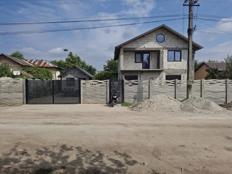 Casă cu 4 camere în Central