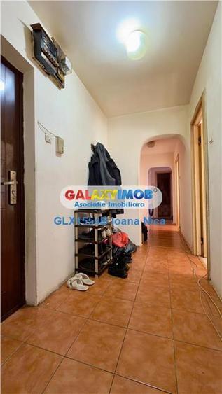 Apartament cu 3 camere decomandat, mobilat în Titan