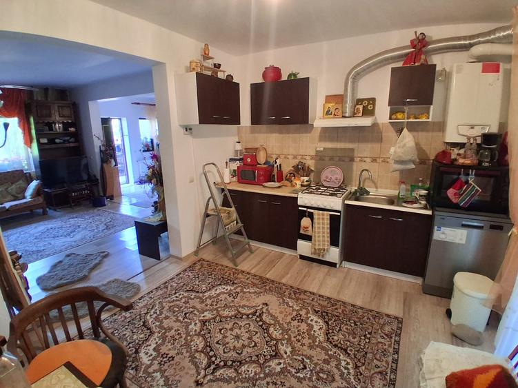 Duplex cu 4 camere cu Canalizare în Valea Lupului