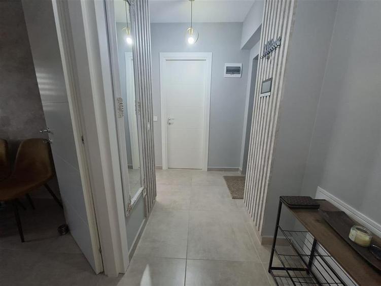 Apartament cu 2 camere decomandat, mobilat în Galata