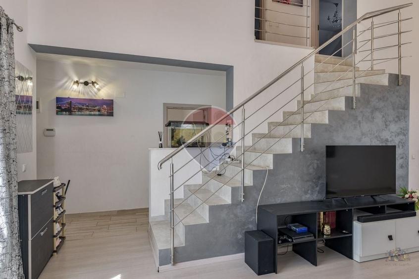 Casă individuală cu 4 camere cu Teren 315 Mp în Est