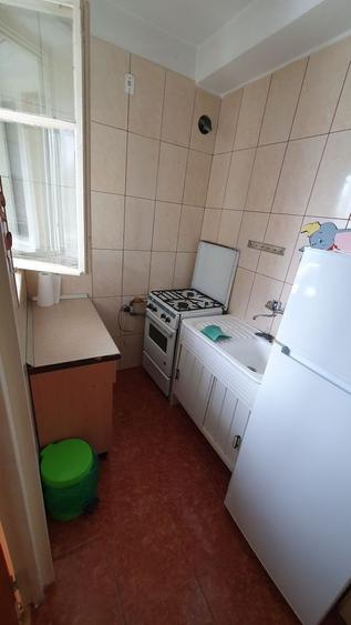 Garsonieră decomandată, mobilată în Titan