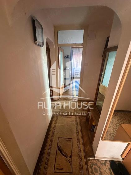 Apartament cu 4 camere decomandat în Govândari