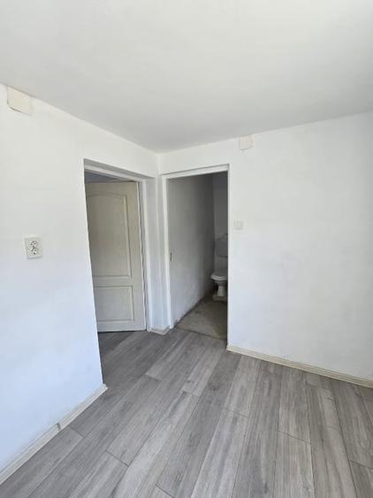 Casă individuală cu 2 camere cu Teren 760 Mp în Central