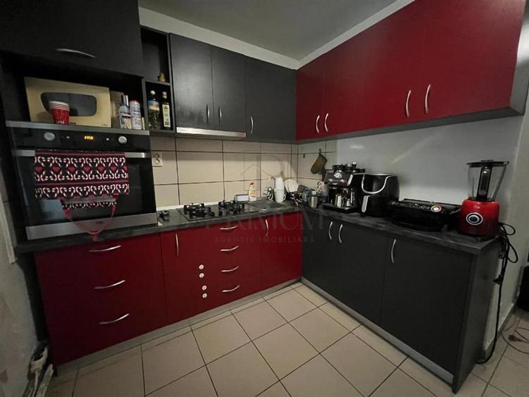 Apartament cu 3 camere decomandat, mobilat în Girocului — fotografia 1