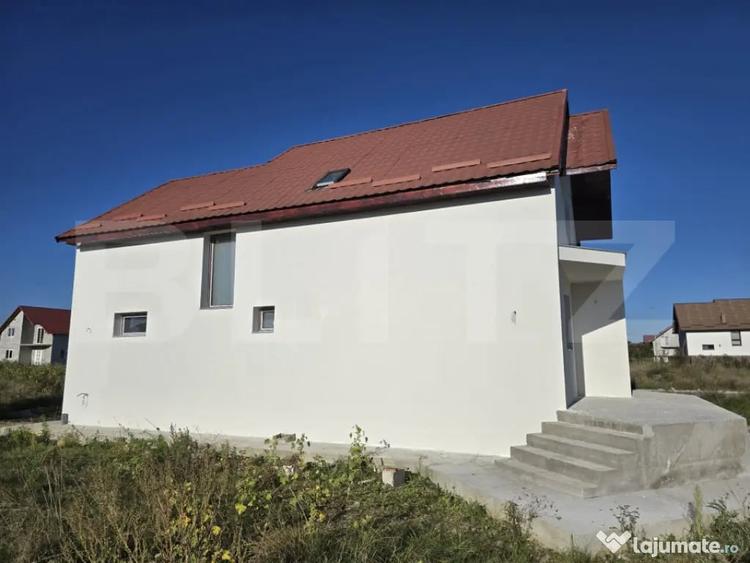 Casă cu 4 camere cu Teren 400 Mp în Central