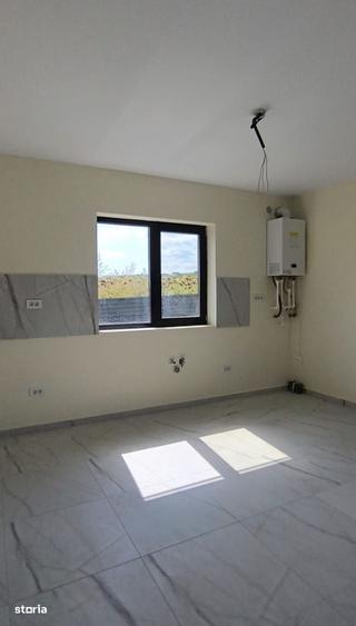 Casă cu 3 camere în Ciurbești