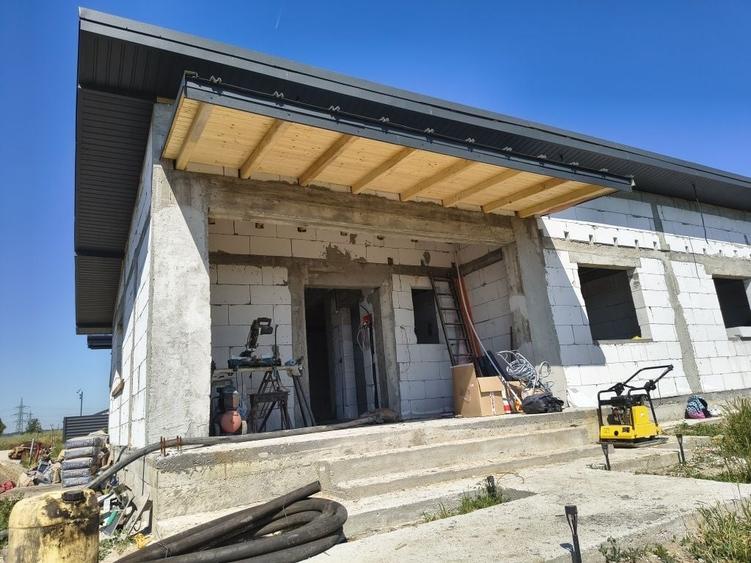 Casă cu 3 camere în Ișalnița