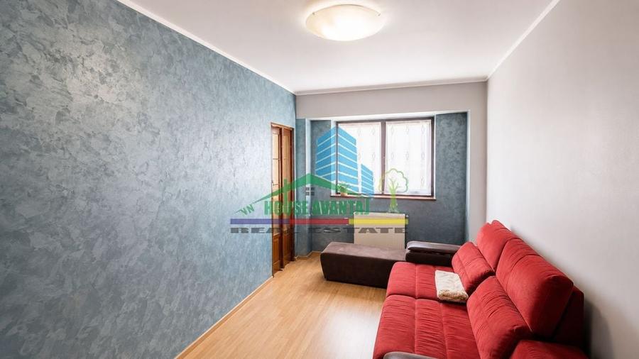 Apartament cu 4 camere decomandat în Central