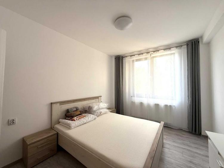 Apartament cu 3 camere decomandat în Cornitoiu