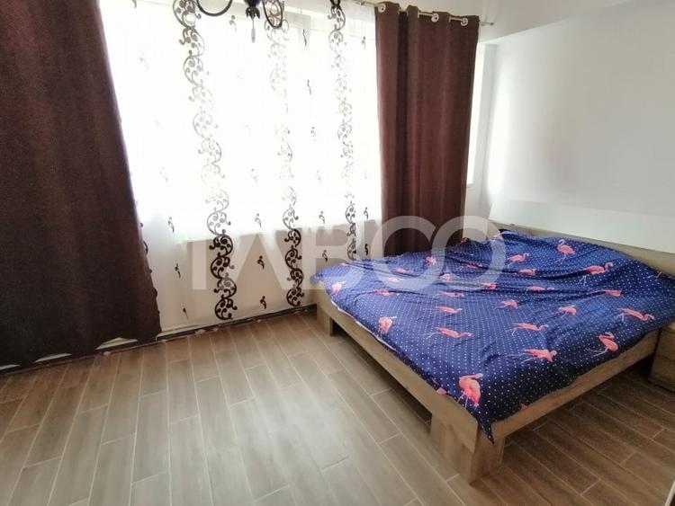 Apartament cu 3 camere semidecomandat, mobilat în Ștrand