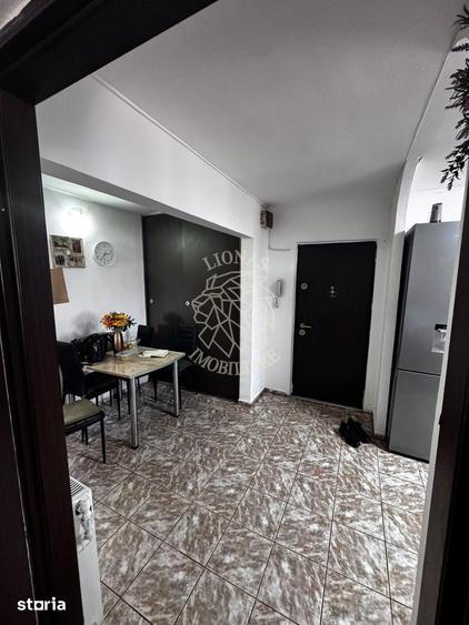 Apartament cu 3 camere decomandat în Central