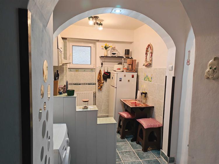 Apartament cu 2 camere decomandat în Central