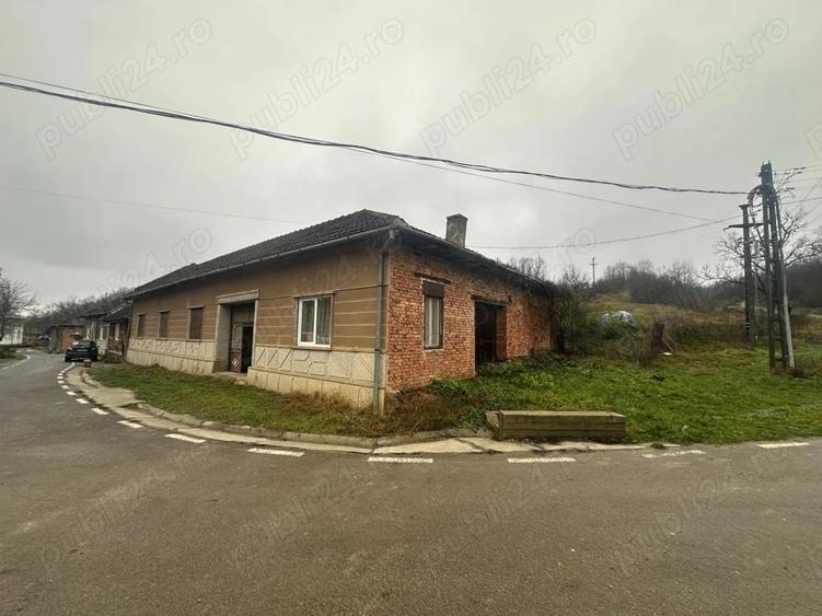Casă cu Teren 2877 Mp în Zolt