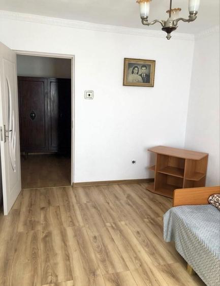 Apartament cu 2 camere semidecomandat în Ostroveni