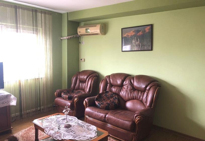 Apartament cu 3 camere decomandat în Faleza Nord