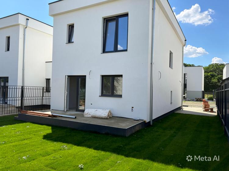 Duplex cu 4 camere cu Canalizare în Ghiroda