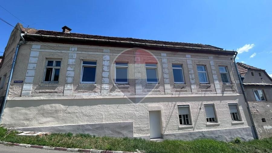 Casă individuală cu 3 camere cu Teren 140 Mp în Central