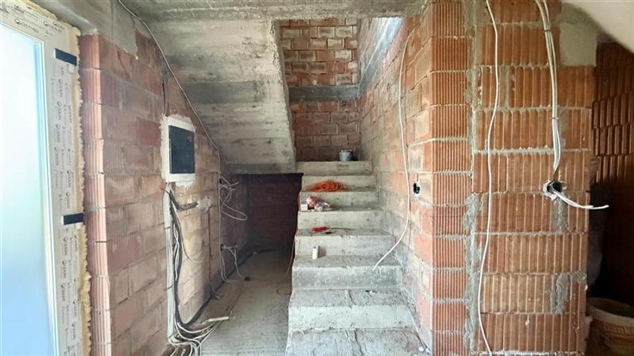 Casă individuală cu 4 camere cu Teren 750 Mp în Popricani