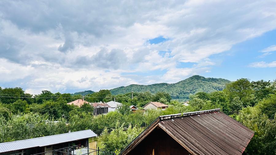 Casă individuală cu 4 camere cu Teren 1800 Mp în Homorâciu