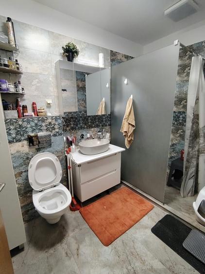 Apartament cu 2 camere decomandat în Florești