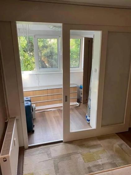 Apartament cu 3 camere semidecomandat în 1 Decembrie 1918