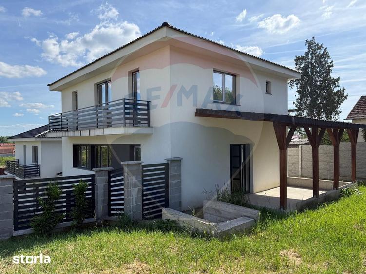 Casă cu 5 camere cu Teren 343 Mp în Podgoria