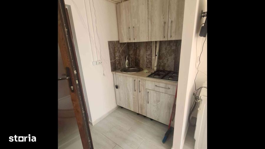 Codlea HOUSE vinde garsoniera ,cu baie ?i bucatarie . - 3
