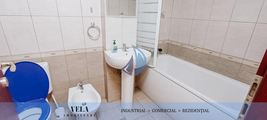 Apartament cu 4 camere decomandat în Semicentral