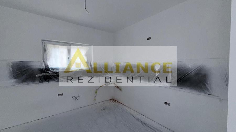 Casă individuală cu 4 camere cu Canalizare în Berceni