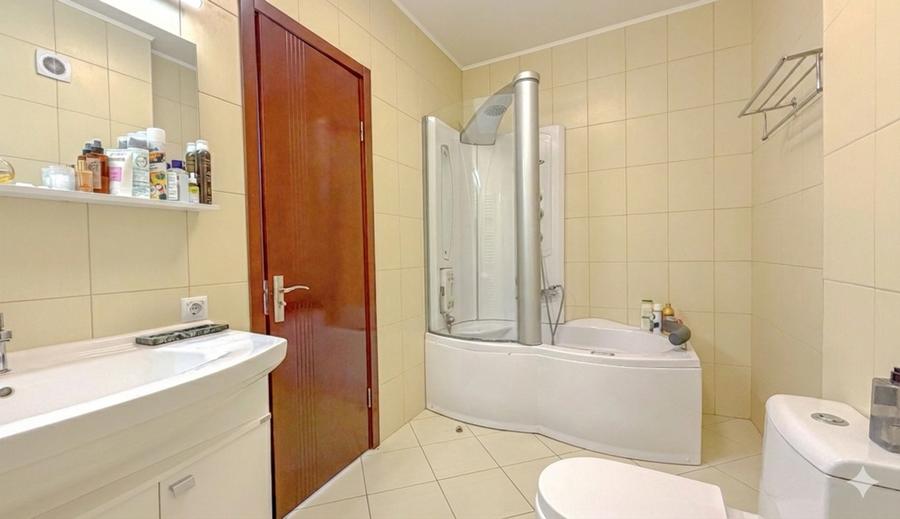 Apartament cu 3 camere decomandat, mobilat în Central