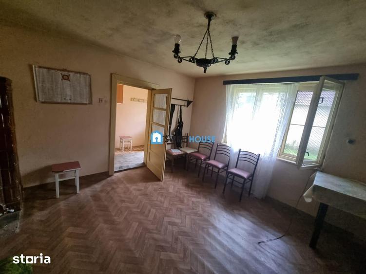 Casă cu 2 camere cu Teren 382 Mp în Șinca