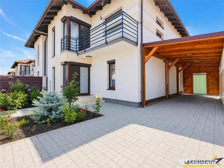 Casă cu 4 camere cu Teren 333 Mp în Noua