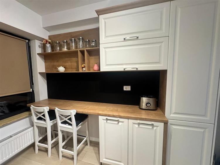 Apartament cu 3 camere decomandat, mobilat în Cug