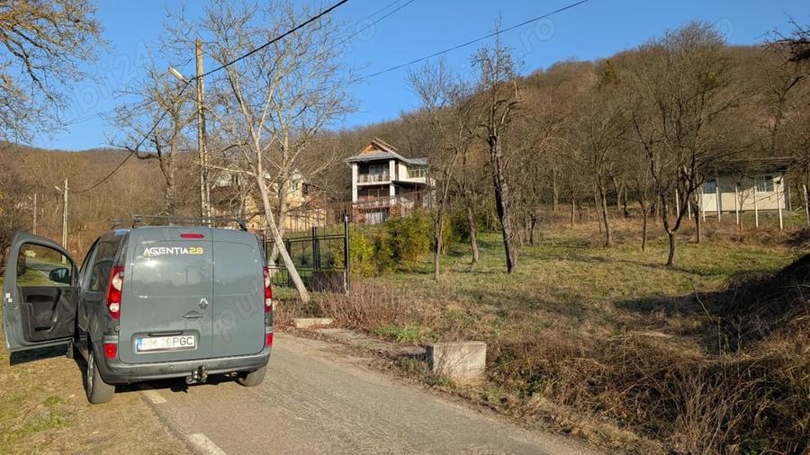 Teren de 2117 mp, în Central
