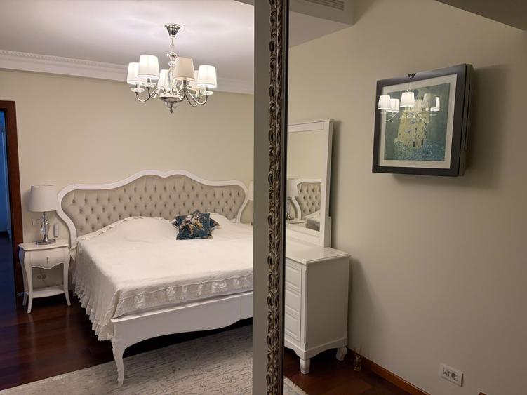 Apartament cu 3 camere semidecomandat în Dorobanți