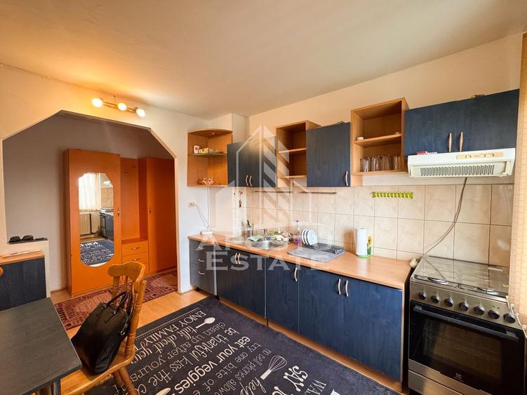 Apartament cu 2 camere semidecomandat în Girocului