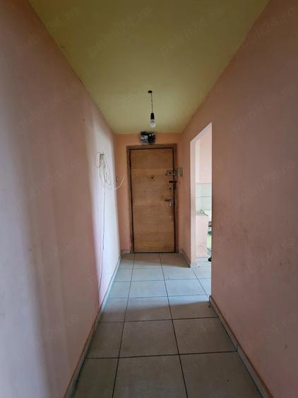 Apartament cu 2 camere semidecomandat în Dâmbovița
