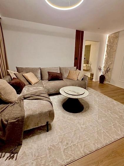 Apartament cu 2 camere semidecomandat, mobilat în Calea București